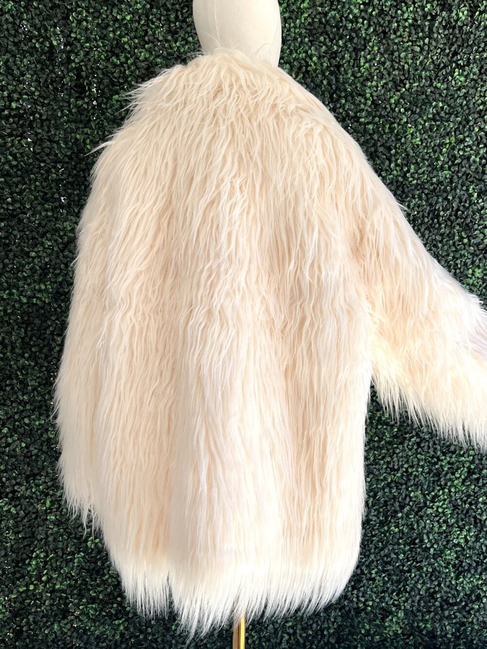 NWT Azalea Wang Breckenridge CREAM Faux Fur Coat Size Large / Y2K Maximalism - Picture 2 of 13
